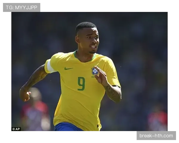 热苏斯职业生涯高光时刻持续回顾,展现从新星到巨星的成长轨迹 热苏斯职业生涯高光时刻持续回顾,展现从新星到巨星的成长轨迹