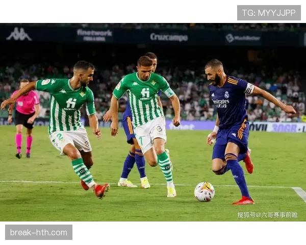 瓦伦西亚本赛季防守数据表现稳健,失球数位居联赛中上游 瓦伦西亚本赛季防守数据表现稳健,失球数位居联赛中上游