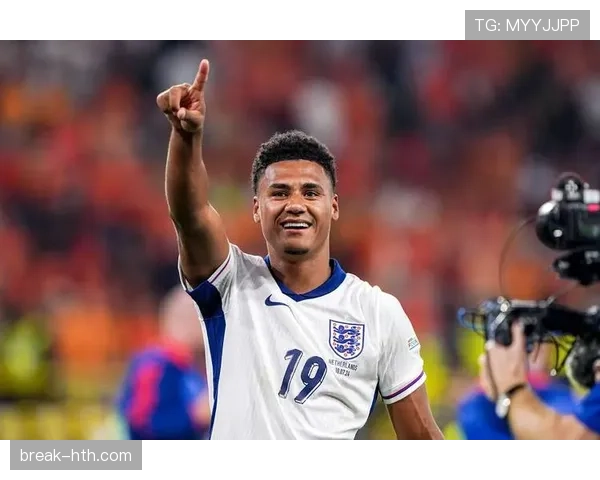 沃特金斯与凯恩的英格兰首发之争:战术角色与进球效率如何体现差异 沃特金斯与凯恩的英格兰首发之争:战术角色与进球效率如何体现差异