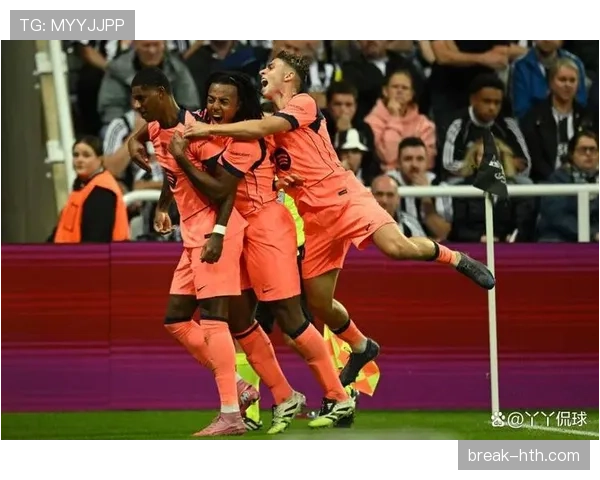 巴萨核心阵容成熟度不足，对球队稳定性与争冠竞争力构成制约。